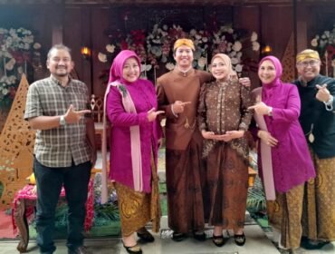 Bupati Pemalang Hadiri Acara Tujuh Bulanan Putri Anggota DPRD Jawa Tengah, Acara Penuh Khidmat dan Syukur