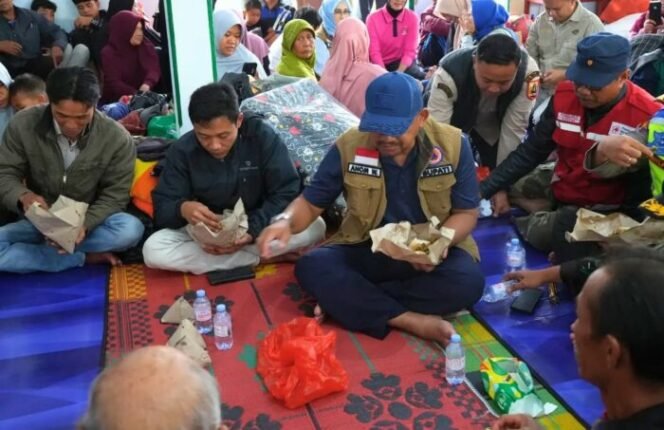 
					Pemkab Pemalang Jamin Ketersediaan Pangan dan MCK Bagi Warga Terdampak di Desa Penakir Pulosari