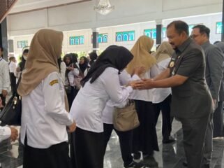 Bupati Pemalang Anom Widiyantoro, SE MM, resmi melakukan rotasi dan mutasi jabatan terhadap ratusan pejabat di lingkungan Pemerintah Kabupaten Pemalang.