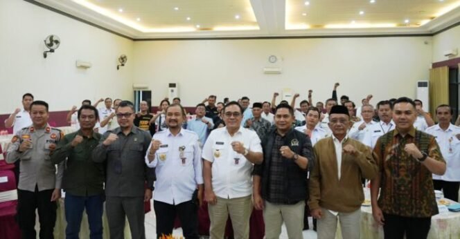 
					Ketua DPRD Pemalang dan Forkopimda mengelar media gathering di The Winner Premier Hotel, Rabu (31/12/2025).