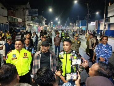 Dandim 0711/Pemalang Letkol Inf Muhammad Arif, S. Hub. Int., bersama Forum Koordinasi Pimpinan Daerah (Forkopimda) Kabupaten Pemalang melaksanakan kegiatan monitoring dan patroli gabungan, Rabu malam (31/12/2025) hingga Kamis dini hari (1/1/2026).