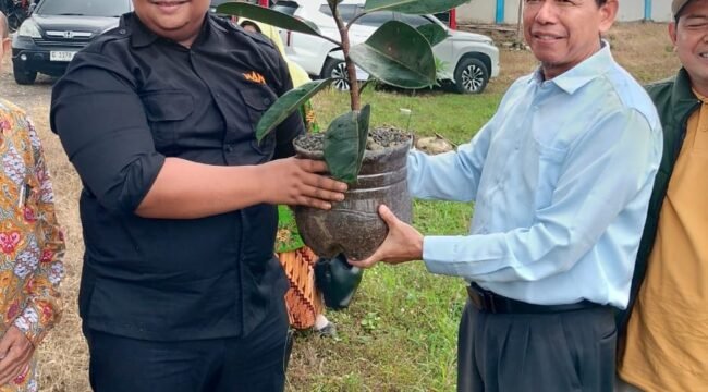 Anggota Komisi B DPRD Jawa Tengah (Jateng), Harun Abdul Khafizh mengapesiasi kepada Pimpinan Muhammadiyah Jateng yang telah meluncurkan Hutan Wakaf Agroforestri di Kabupaten Pemalang.