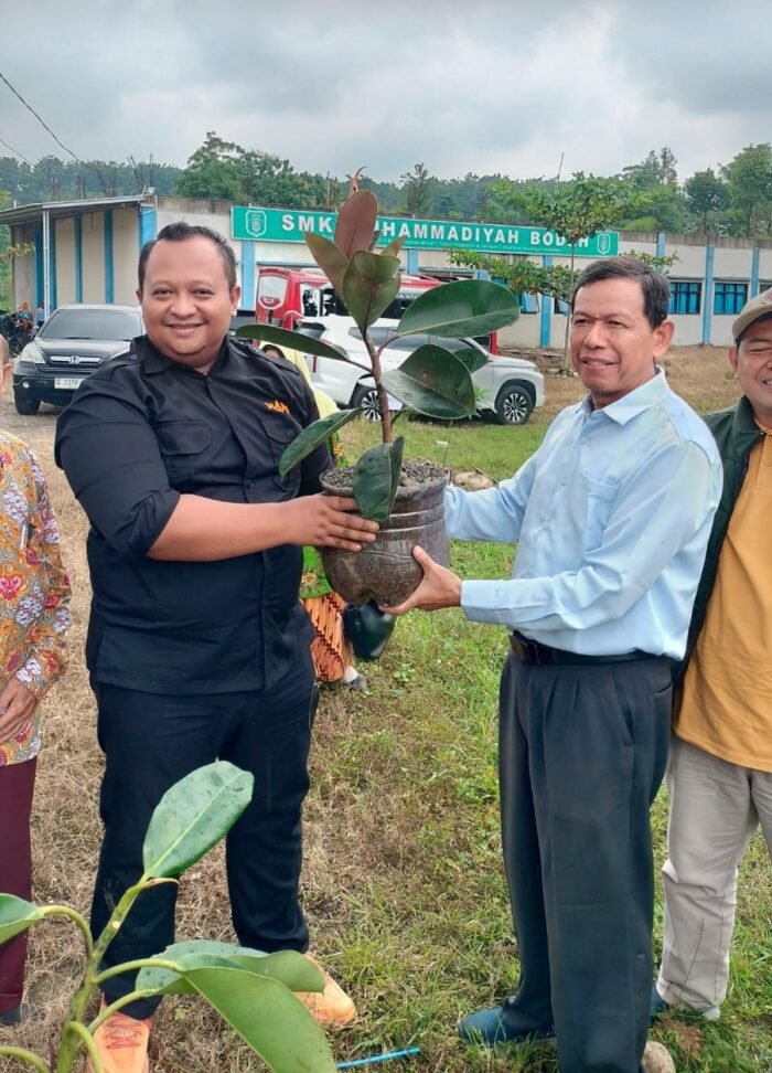 Anggota Komisi B DPRD Jawa Tengah (Jateng), Harun Abdul Khafizh mengapesiasi kepada Pimpinan Muhammadiyah Jateng yang telah meluncurkan Hutan Wakaf Agroforestri di Kabupaten Pemalang.
