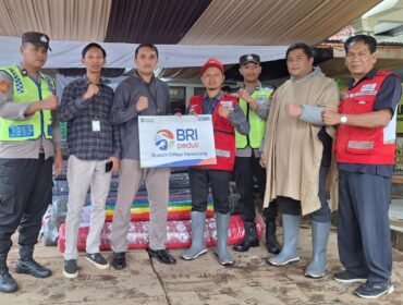 Branch Office Pemalang Salurkan Bantuan Logistik bagi Pengungsi Terdampak Banjir Bandang di Kecamatan Pulosari