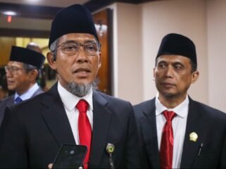 Sekretaris Daerah (Sekda) Provinsi Jawa Tengah, Sumarno (kiri)