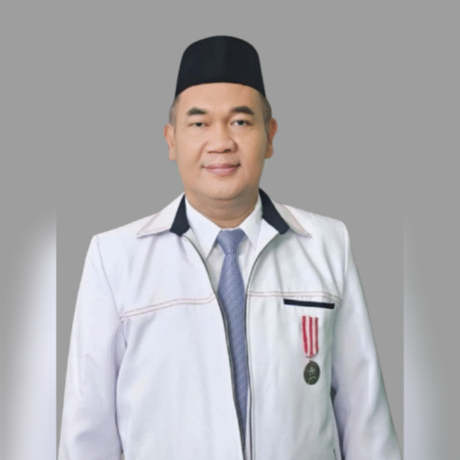 
					Ketua Umum IKMAL JAYA, Abdul Khalim