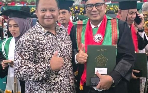 Anggota Komisi B DPRD Provinsi Jawa Tengah, Harun Abdul Khafidz, menyampaikan ucapan selamat dan sukses kepada Ketua DPD Partai Golkar Jawa Tengah, Mohammad Saleh, atas keberhasilannya meraih gelar Doktor (S3) Ilmu Hukum.