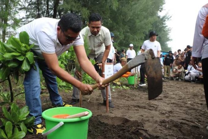 
					Wakil Ketua DPRD Provinsi Jawa Tengah, Mohammad Saleh menghadiri peluncuran Gerakan Jawa Tengah ASRI (Aman, Sehat, Resik, dan Indah) yang dipusatkan di Pantai Jodo, Desa Sidorejo, Kecamatan Gringsing, Kabupaten Batang, Selasa (24/2/2026).