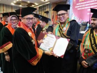 Wakil Ketua DPRD Jateng Mohammad Saleh Raih Gelar Doktor Hukum dari Unissula