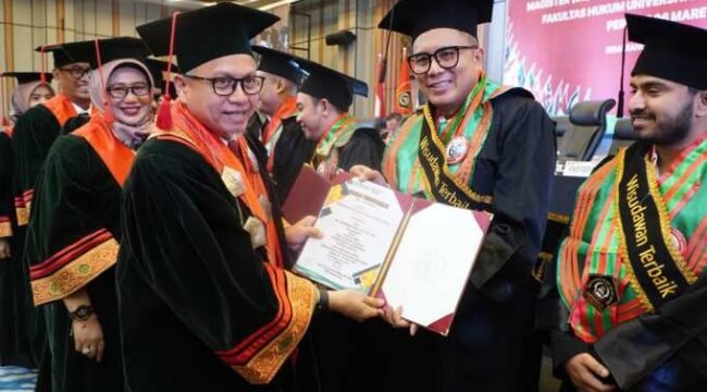 Wakil Ketua DPRD Jateng Mohammad Saleh Raih Gelar Doktor Hukum dari Unissula