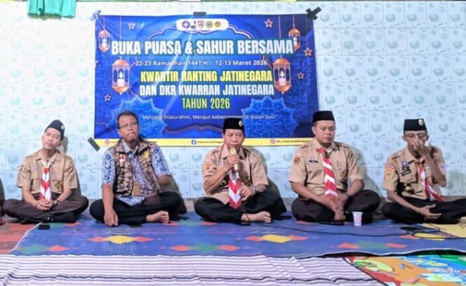 
					Ketua kwaran Jatinegara memberikan pembekalan kepada anggota Pramuka yang akan piket pos pam lebaran