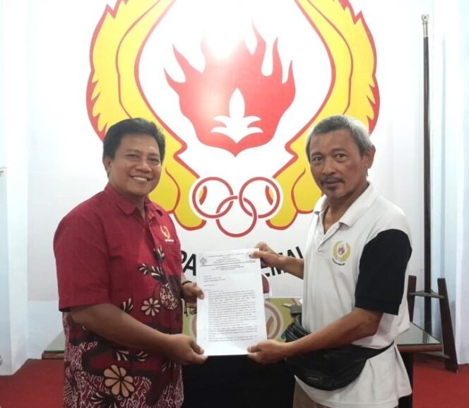 
					Agung Dewanto resmi mengambil formulir pendaftaran sebagai bakal calon Ketua Umum Komite Olahraga Nasional Indonesia (KONI) Kabupaten Pemalang periode 2026-2030, Senin (9/3/2026).