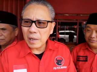Ketua DPD PDI Perjuangan Jawa Tengah, Dolfie Othniel Frederic Palit didampingi Ketua DPC PDIP Pemalang Indianto, SH dan Sekretaris DPC PDIP Pemalang, Agus Sukoco