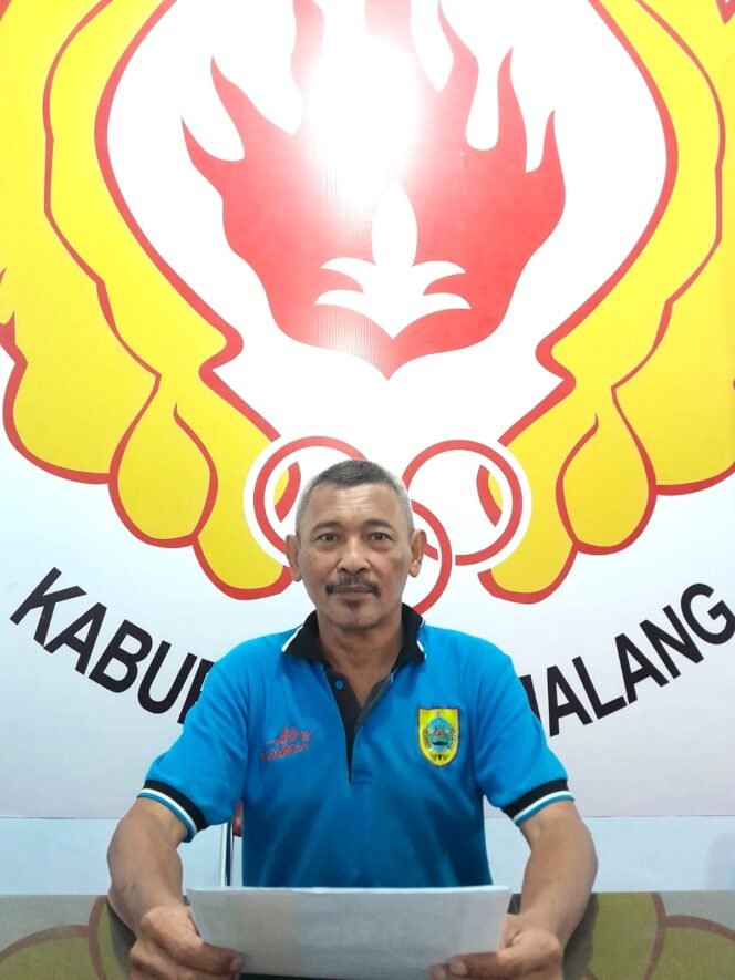 
					Ketua Tim Penjaringan dan Penyaringan (TPP) bakal calon Ketua Umum Komite Olahraga Nasional Indonesia (KONI) Kabupaten Pemalang, Ir Muzaki