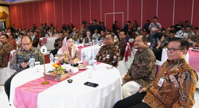 
					Hadiri Pengukuhan OJK Tegal, Bupati Pemalang Dorong Penguatan Literasi Keuangan