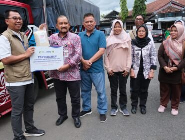12 Ton Beras Disalurkan ke Pemalang, Bupati Sampaikan Terima Kasih