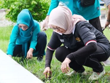 Ketua TP PKK Pemalang Gelar Jumat Bersih, Dukung Misi Rhapsodi