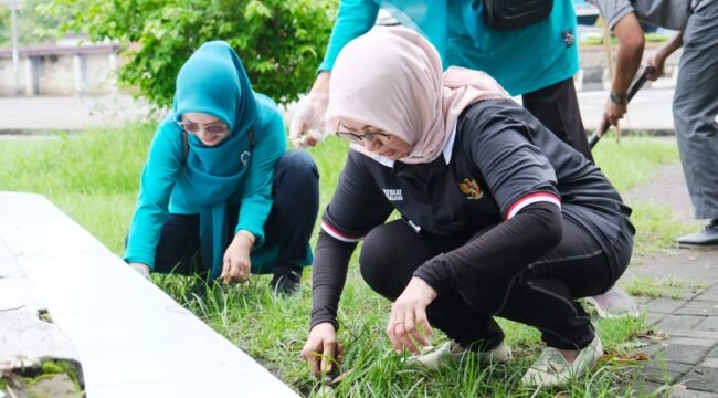 Ketua TP PKK Pemalang Gelar Jumat Bersih, Dukung Misi Rhapsodi