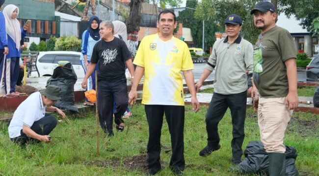 Peringati HPSN, Bupati Pemalang dan Forkopimda Gelar Aksi Bersih dan Tanam Pohon
