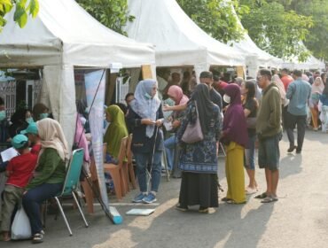 Bupati Anom Nilai Pasar Murah Efektif Bantu Warga Jelang Lebaran