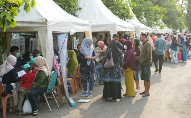 
					Bupati Anom Nilai Pasar Murah Efektif Bantu Warga Jelang Lebaran