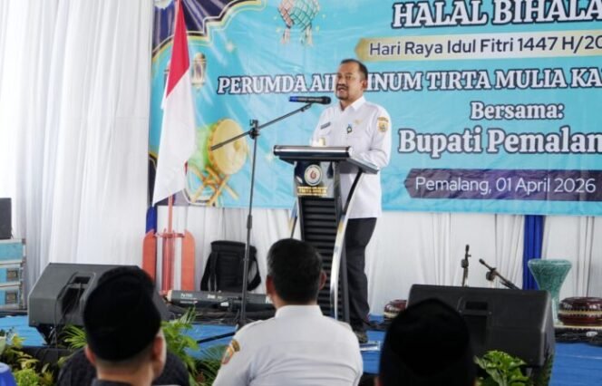 
					Bupati Pemalang Anom Widiyantoro