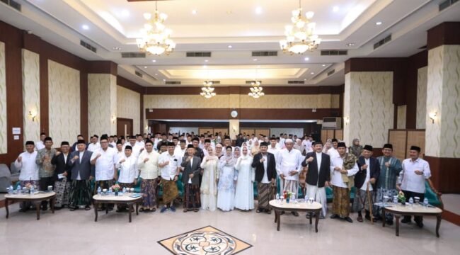 Wakil Ketua DPRD Provinsi Jawa Tengah Mohammad Saleh menghadiri acara “Halalbihalal Ngumpulke Balung Pisah Warga NU se-Jateng” yang digelar di Hotel Pandanaran, Kota Semarang pada Minggu, 19 April 2026 malam.