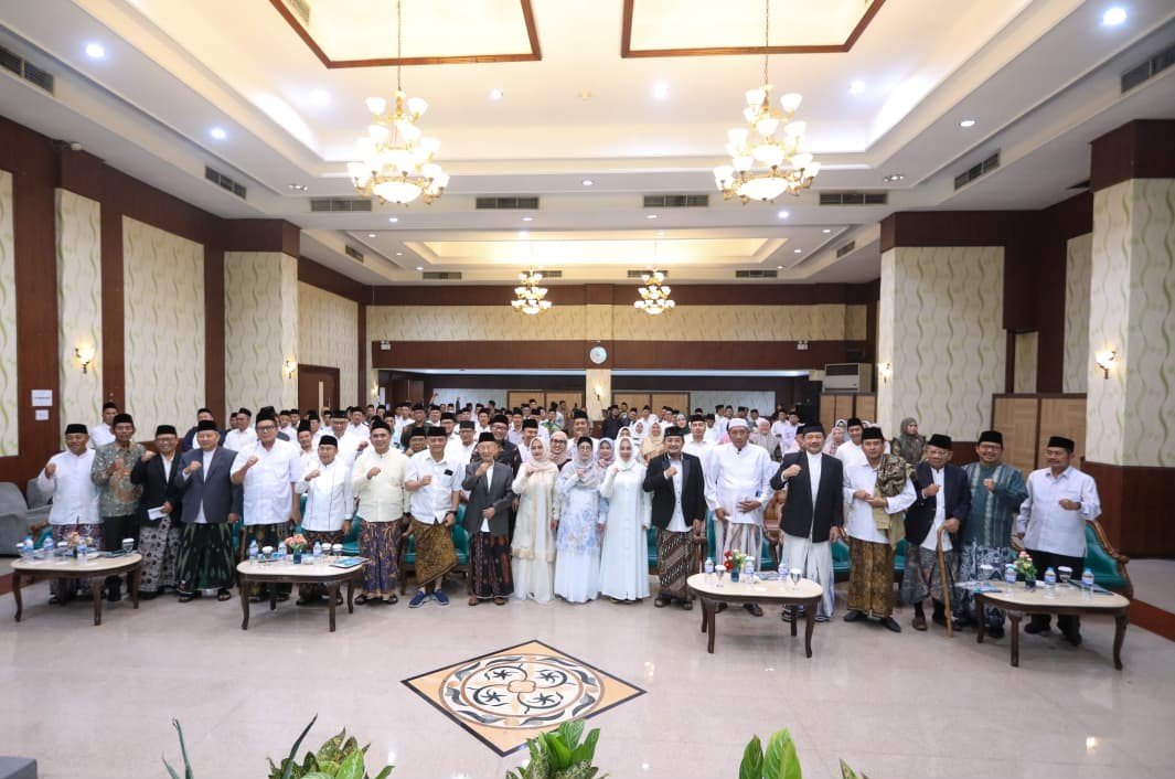 Wakil Ketua DPRD Provinsi Jawa Tengah Mohammad Saleh menghadiri acara “Halalbihalal Ngumpulke Balung Pisah Warga NU se-Jateng” yang digelar di Hotel Pandanaran, Kota Semarang pada Minggu, 19 April 2026 malam.