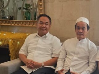 Ketua Umum IKMAL JAYA, H. Abdul Khalim, dan KH. Hadi Purwanto, SH, MH