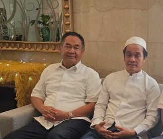 Ketua Umum IKMAL JAYA, H. Abdul Khalim, dan KH. Hadi Purwanto, SH, MH