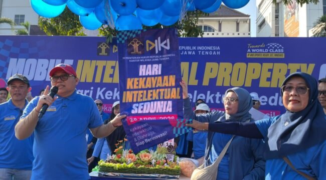 CFD Simpang Lima Semarang Meriah, Kanwil Kemenkum Jateng Jemput Bola Layanan KI di Hari Sedunia
