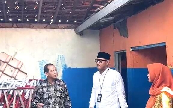 Anggota Komisi B DPRD Kab. Pemalang Fahmidh Dhuha Tinjau SDN 03 Danasari, Dorong Perencanaan Revitalisasi Bangunan Sekolah
