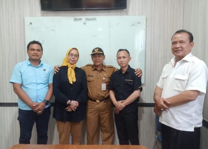 
					Mediasi di Polres Pemalang Berakhir Damai, Kepala SDN 01 Banjaranyar dan Arsya Tugimin Saling Memaafkan