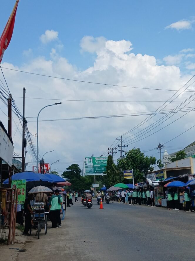 
					PKL di Depan PT Cassuarina Harnessindo Perlu Penataan Demi Keselamatan dan Ketertiban