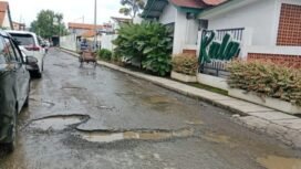 Jalan Rusak di Depan Stasiun Pemalang Dikeluhkan Pengendara, Berbulan-bulan Tak Kunjung Diperbaiki