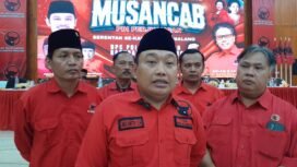 Ketua DPC PDI Perjuangan Kabupaten Pemalang, Indianto di dampingi pegurus partai seusai acara Musancab pada Selasa (26/5/2026) .