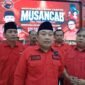 Ketua DPC PDI Perjuangan Kabupaten Pemalang, Indianto di dampingi pegurus partai seusai acara Musancab pada Selasa (26/5/2026) .
