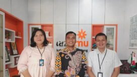 Foto Bersama : Catur Sujatmiko selaku Fund and Transaction Manager serta Cindy Farah Noor Destika selaku Relationship Manager Funding and Transaction (RMFT) BRI cabang Pemalang berkunjung ke Lazismu Pemalang 