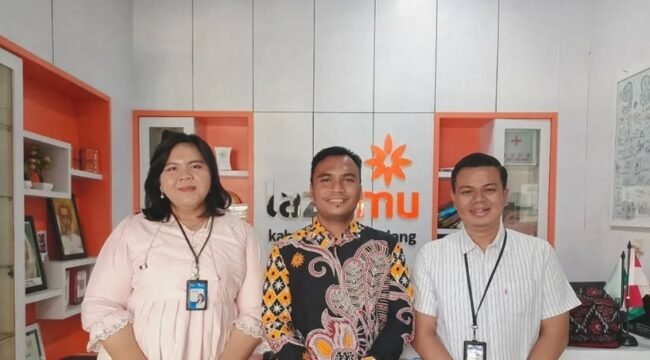 Foto Bersama : Catur Sujatmiko selaku Fund and Transaction Manager serta Cindy Farah Noor Destika selaku Relationship Manager Funding and Transaction (RMFT) BRI cabang Pemalang berkunjung ke Lazismu Pemalang 