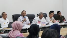 Bupati Anom saat menghadiri Sosialisasi Tata Kelola Pokok-Pokok Pikiran DPRD Kabupaten Pemalang yang berlangsung di Ruang Rapat Badan Anggaran DPRD Kabupaten Pemalang, pada Rabu (24/6/2026).