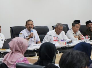 Bupati Anom saat menghadiri Sosialisasi Tata Kelola Pokok-Pokok Pikiran DPRD Kabupaten Pemalang yang berlangsung di Ruang Rapat Badan Anggaran DPRD Kabupaten Pemalang, pada Rabu (24/6/2026).