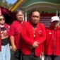 Ketua DPC PDI Perjuangan Kabupaten Pemalang, Indianto, SH dan jajaran pengurus ikut memantau jalannya pengobatan gratis dan Dapur Marhaen di Belik