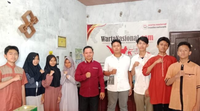 Delapan pelajar peserta Leadership Basic Training (LBT) Pelajar Islam Indonesia (PII) Kabupaten Pemalang mengikuti audiensi dan pelatihan jurnalistik yang digelar di Kantor Redaksi WartaNasional.com, pada Sabtu (27/6/2026).