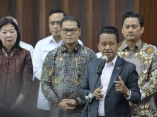 Menteri Energi dan Sumber Daya Mineral (ESDM), Bahlil Lahadalia, usai menghadiri rapat di Gedung DPR RI, Jakarta, Senin (29/6/2026).