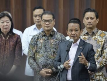 Menteri Energi dan Sumber Daya Mineral (ESDM), Bahlil Lahadalia, usai menghadiri rapat di Gedung DPR RI, Jakarta, Senin (29/6/2026).