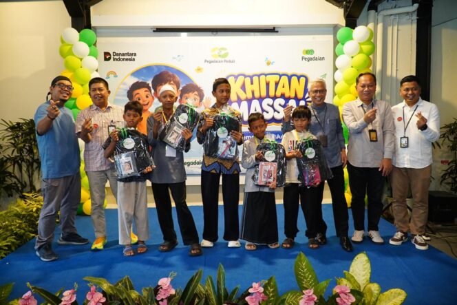 
					Wujud Nyata Komitmen ESG, Pegadaian Kanwil XI Semarang Khitan Massal 229 Anak