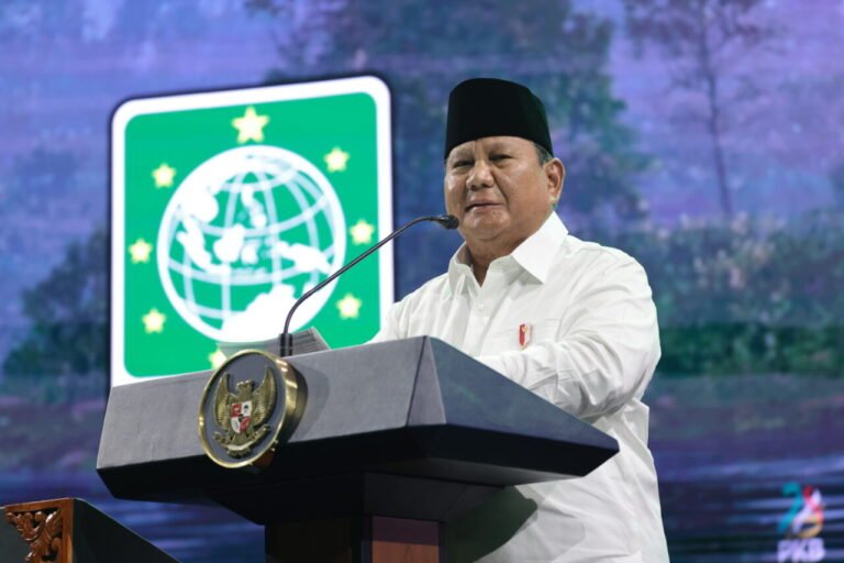 Presiden Prabowo Subianto menyampaikan pidato pada Puncak Hari Lahir ke-28 Partai Kebangkitan Bangsa (PKB) di Jakarta, Kamis (23/7).