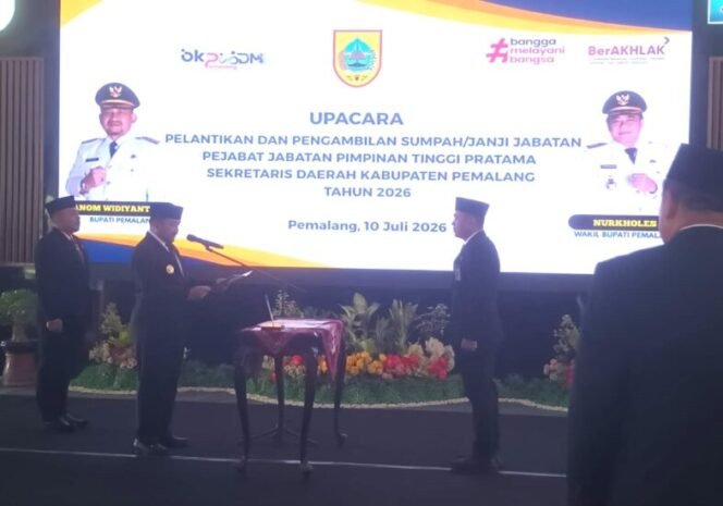
					Bupati Anom Widiyantoro Lantik Bagus Sutopo sebagai Sekda Kabupaten Pemalang