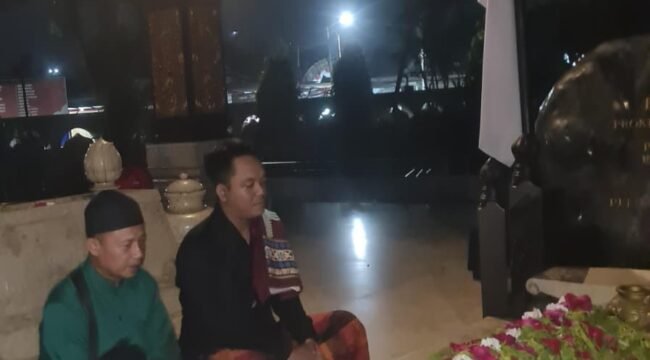 ​Aditya Padmanaba Ziarah ke Pusara Bung Karno, Teguhkan Semangat Persatuan dan Gotong Royong