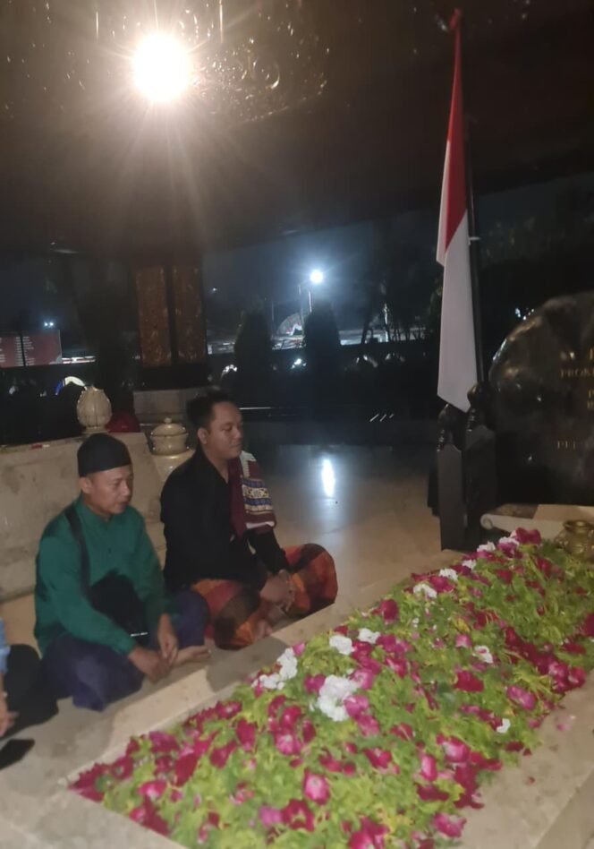 
					​Aditya Padmanaba Ziarah ke Pusara Bung Karno, Teguhkan Semangat Persatuan dan Gotong Royong